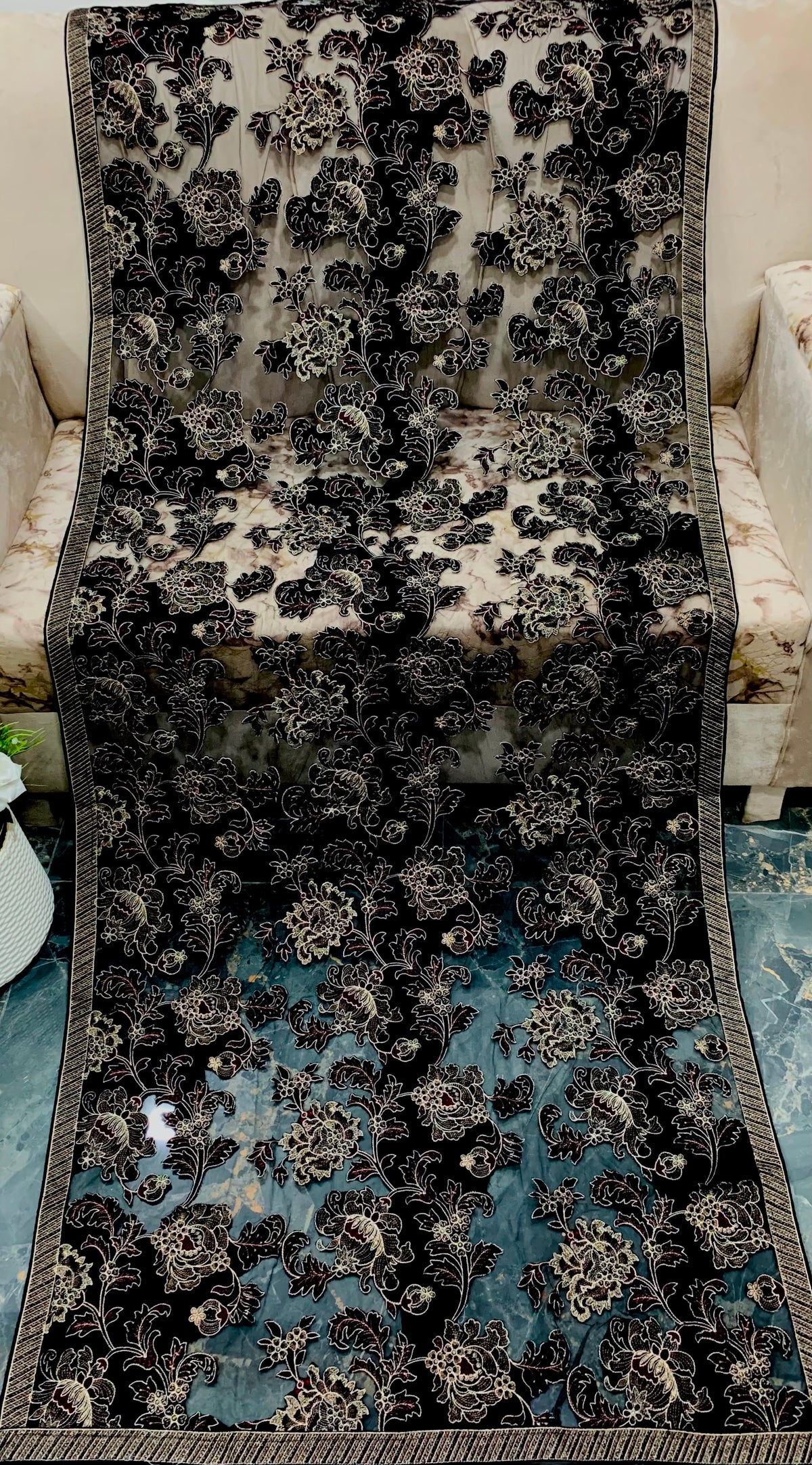 Tarz Luxe β Bareeze Hand-Made Micro Velvet Luxury Shawl