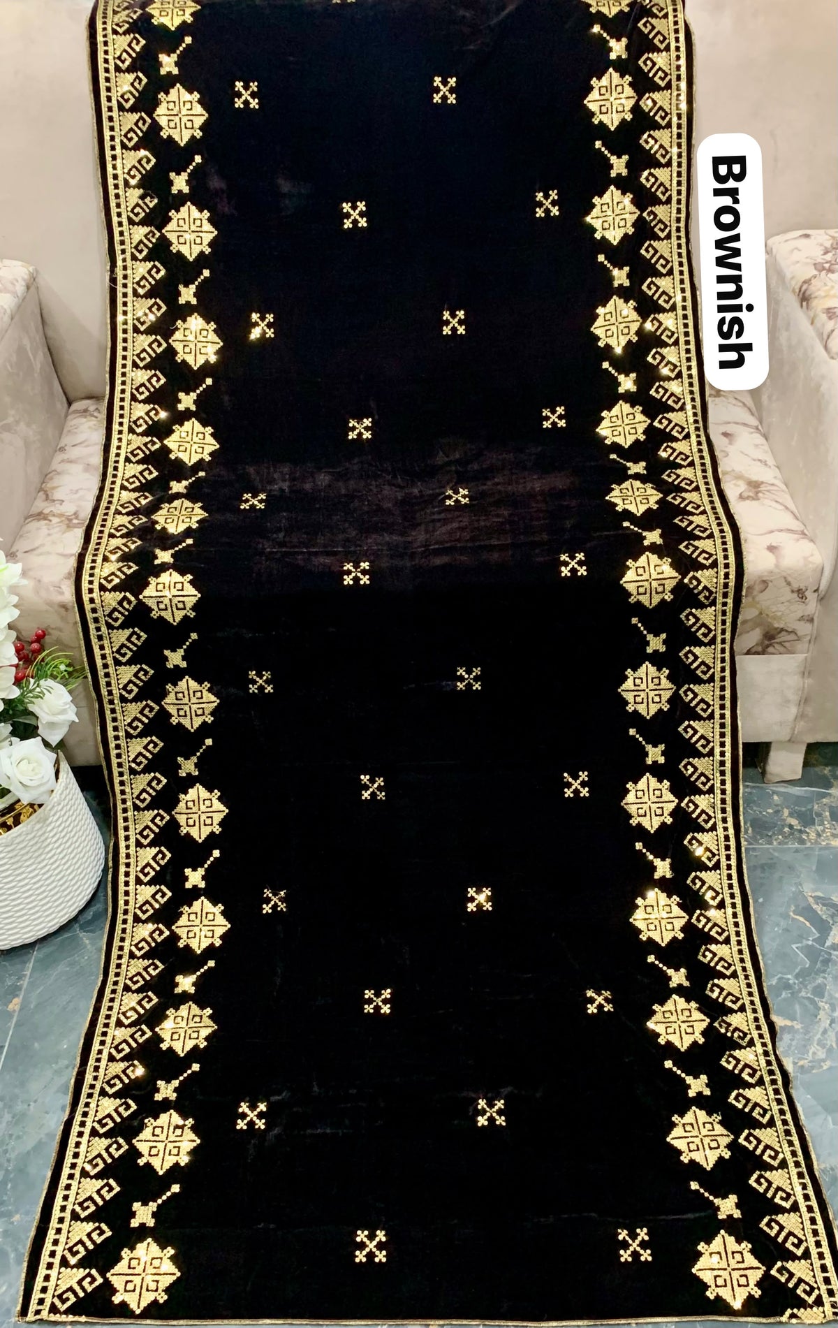 Tarz Luxe – Bareeze 2-Sided Heavy Embroidered Soft Velvet Shawl