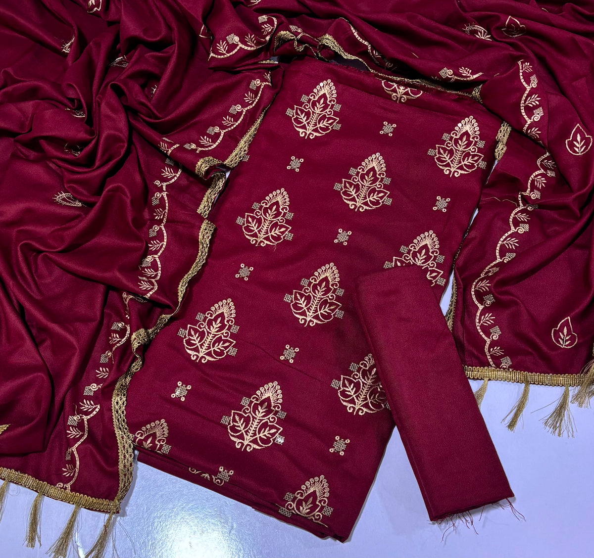 Tarz Luxe – Bonanza Satrangi Marina Dhanak Winter Collection