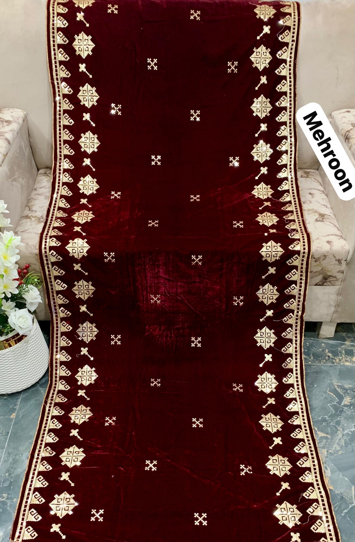 Tarz Luxe – Bareeze 2-Sided Heavy Embroidered Soft Velvet Shawl
