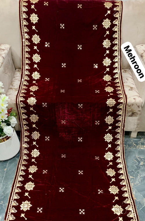Tarz Luxe – Bareeze 2-Sided Heavy Embroidered Soft Velvet Shawl